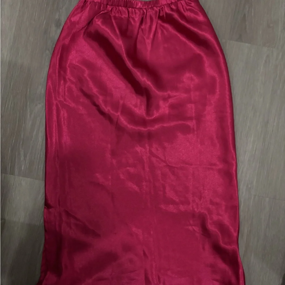 Pink Lily Vibrant Pink Satin Midi Skirt - Picture 2 of 3